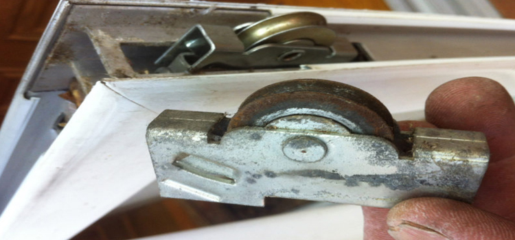 screen door roller repair in West Carson